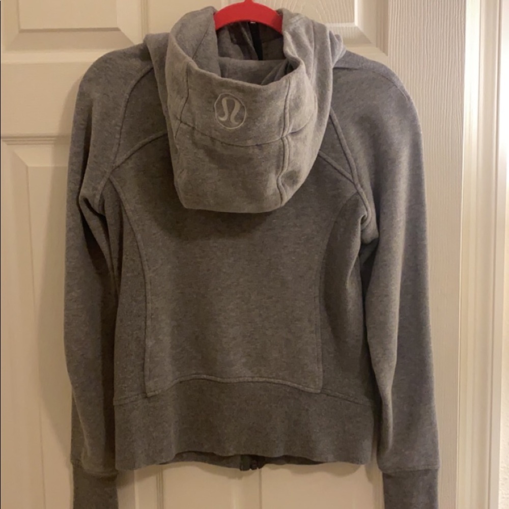 Lululemon sweatshirt